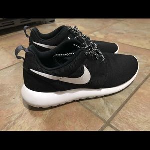 Women’s Nike shoes